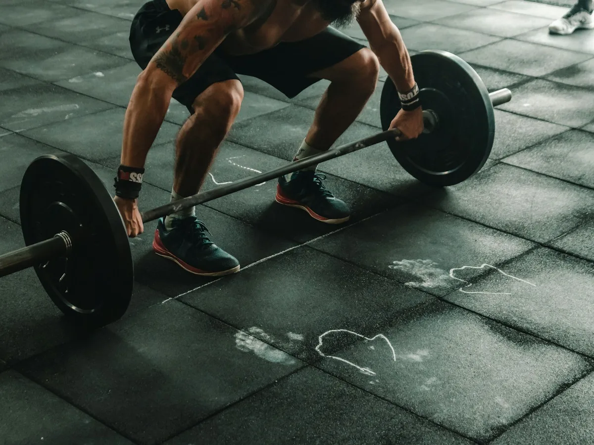 Member training with a barbell